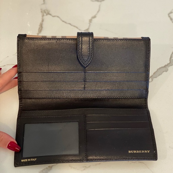 Burberry Wallet - Picture 4 of 6